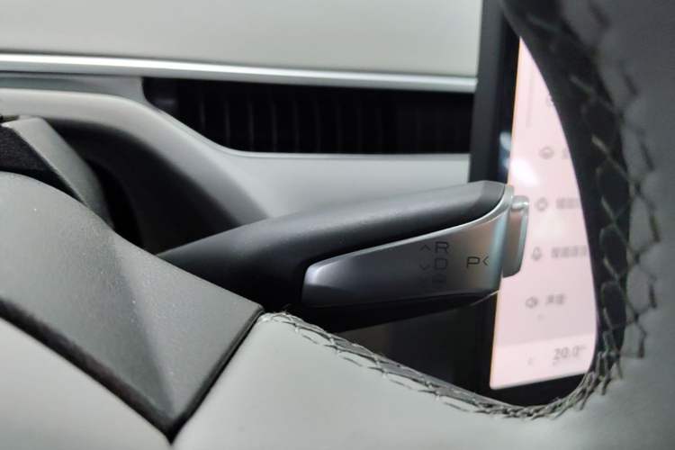 Used XPeng MONA M03 2024 620 with Ultra-Long Range Gear Lever