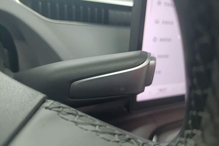 Used XPeng MONA M03 2024 620 with Ultra-Long Range Gear Lever