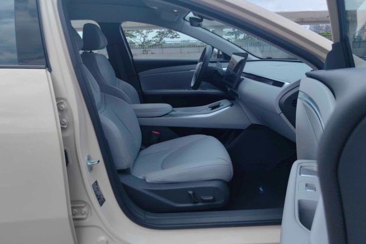 Used XPeng MONA M03 2024 620 with Ultra-Long Range Interior 10
