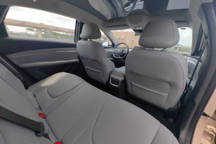 Used XPeng MONA M03 2024 620 with Ultra-Long Range Interior 11