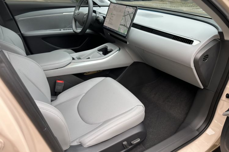 Used XPeng MONA M03 2024 620 with Ultra-Long Range Interior 2
