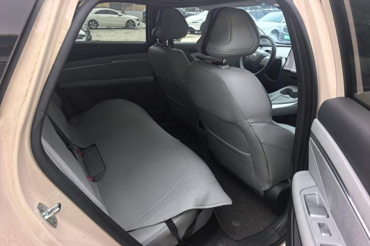 Used XPeng MONA M03 2024 620 with Ultra-Long Range Interior 2
