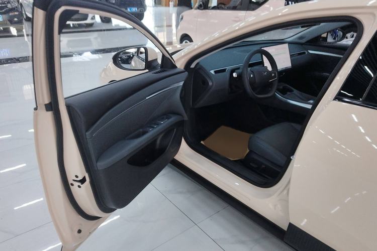 Used XPeng MONA M03 2024 620 with Ultra-Long Range Interior 3