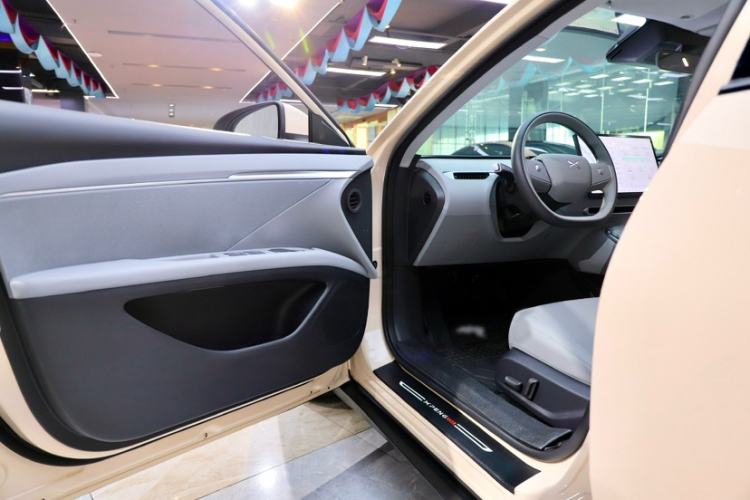 Used XPeng MONA M03 2024 620 with Ultra-Long Range Interior 3