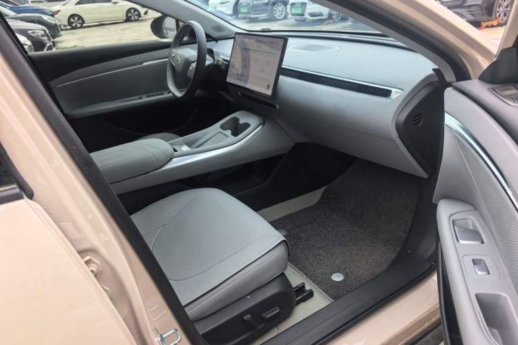 Used XPeng MONA M03 2024 620 with Ultra-Long Range Interior 3