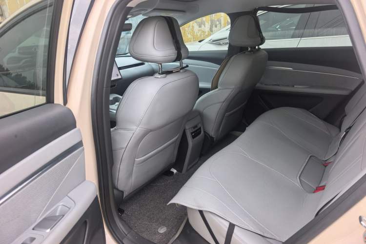 Used XPeng MONA M03 2024 620 with Ultra-Long Range Interior 4