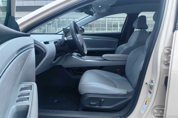Used XPeng MONA M03 2024 620 with Ultra-Long Range Interior 4