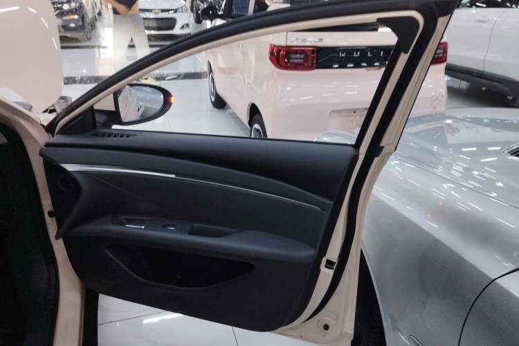 Used XPeng MONA M03 2024 620 with Ultra-Long Range Interior 5