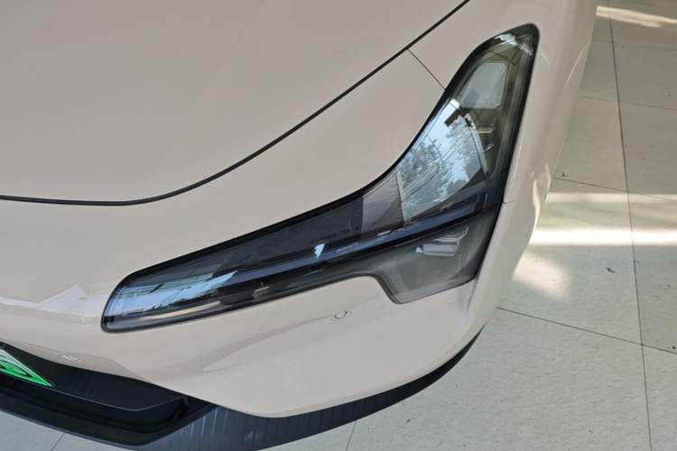 Used XPeng MONA M03 2024 620 with Ultra-Long Range Left Front Headlight