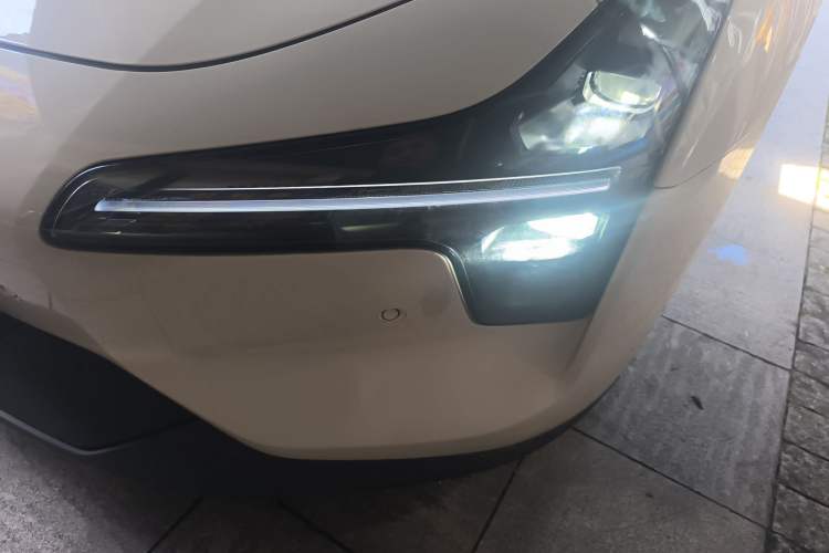 Used XPeng MONA M03 2024 620 with Ultra-Long Range Left Front Headlight