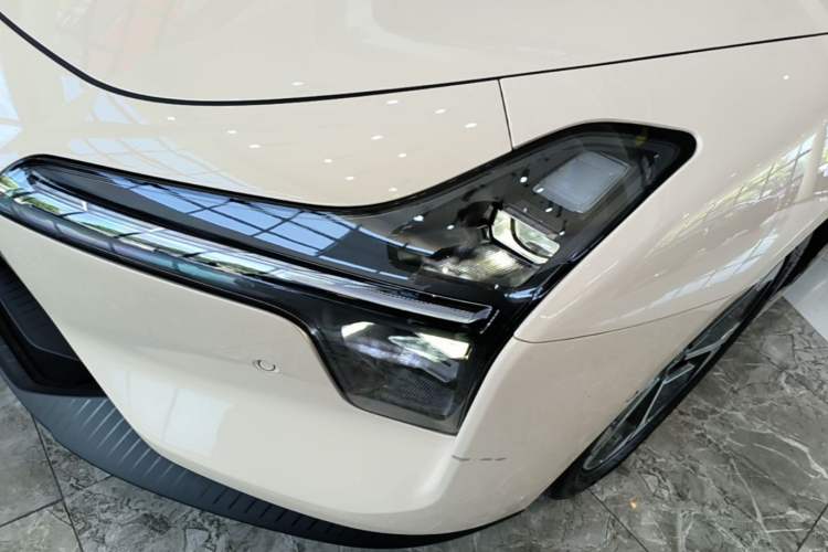 Used XPeng MONA M03 2024 620 with Ultra-Long Range Left Front Headlight
