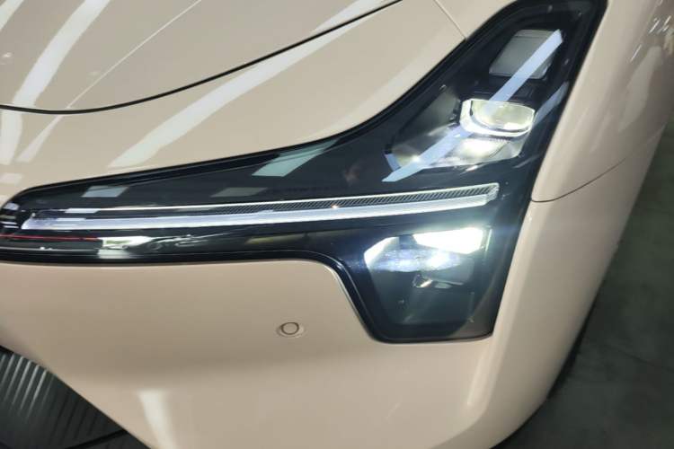 Used XPeng MONA M03 2024 620 with Ultra-Long Range Left Front Headlight