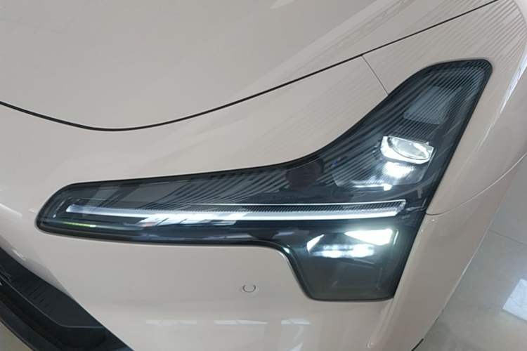 Used XPeng MONA M03 2024 620 with Ultra-Long Range Left Front Headlight