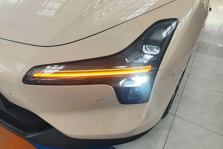 Used XPeng MONA M03 2024 620 with Ultra-Long Range Left Front Headlight