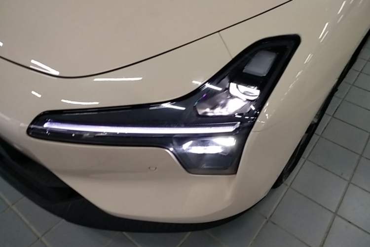Used XPeng MONA M03 2024 620 with Ultra-Long Range Left Front Headlight
