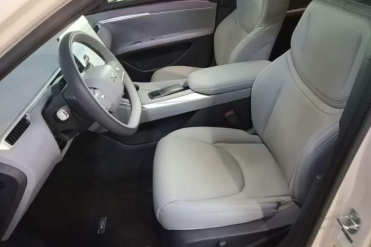Used XPeng MONA M03 2024 620 with Ultra-Long Range Left Front Seat
