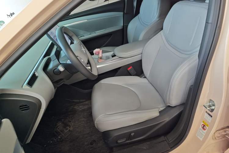 Used XPeng MONA M03 2024 620 with Ultra-Long Range Left Front Seat