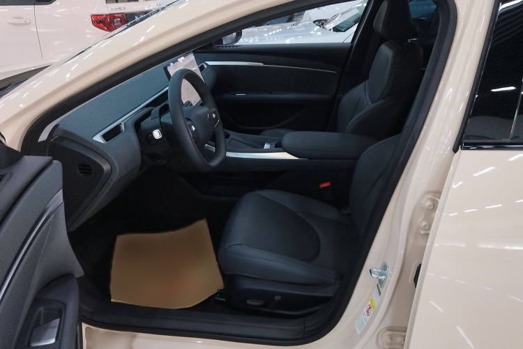 Used XPeng MONA M03 2024 620 with Ultra-Long Range Left Front Seat