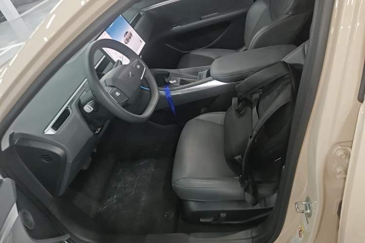 Used XPeng MONA M03 2024 620 with Ultra-Long Range Left Front Seat