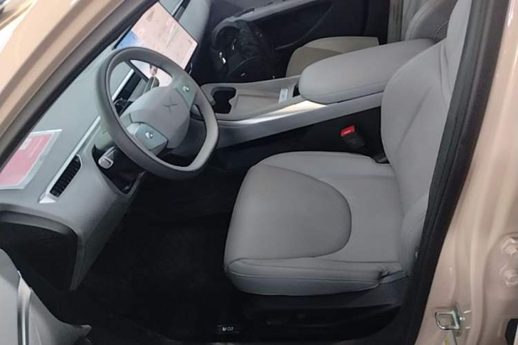 Used XPeng MONA M03 2024 620 with Ultra-Long Range Left Front Seat
