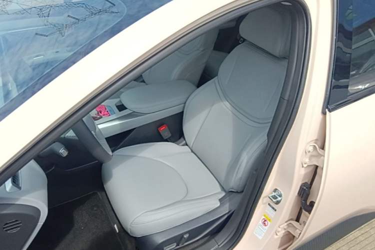 Used XPeng MONA M03 2024 620 with Ultra-Long Range Left Front Seat