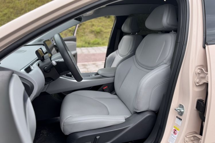 Used XPeng MONA M03 2024 620 with Ultra-Long Range Left Front Seat