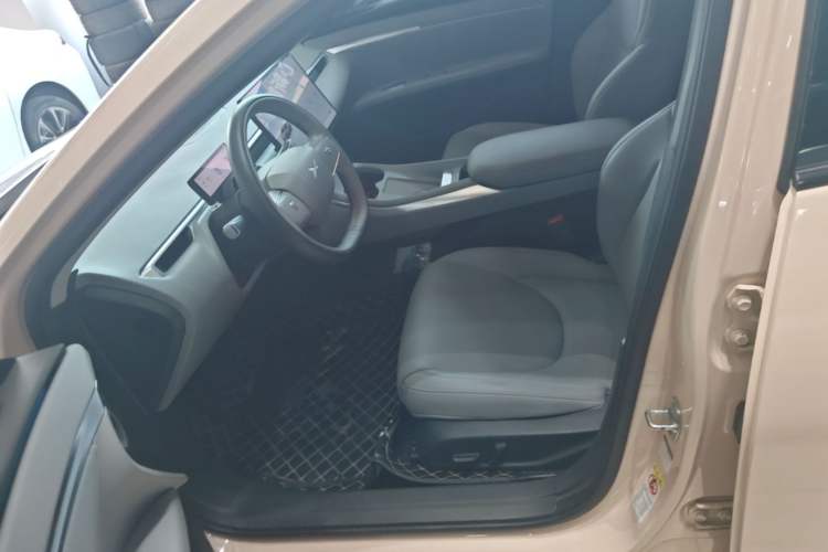 Used XPeng MONA M03 2024 620 with Ultra-Long Range Left Front Seat