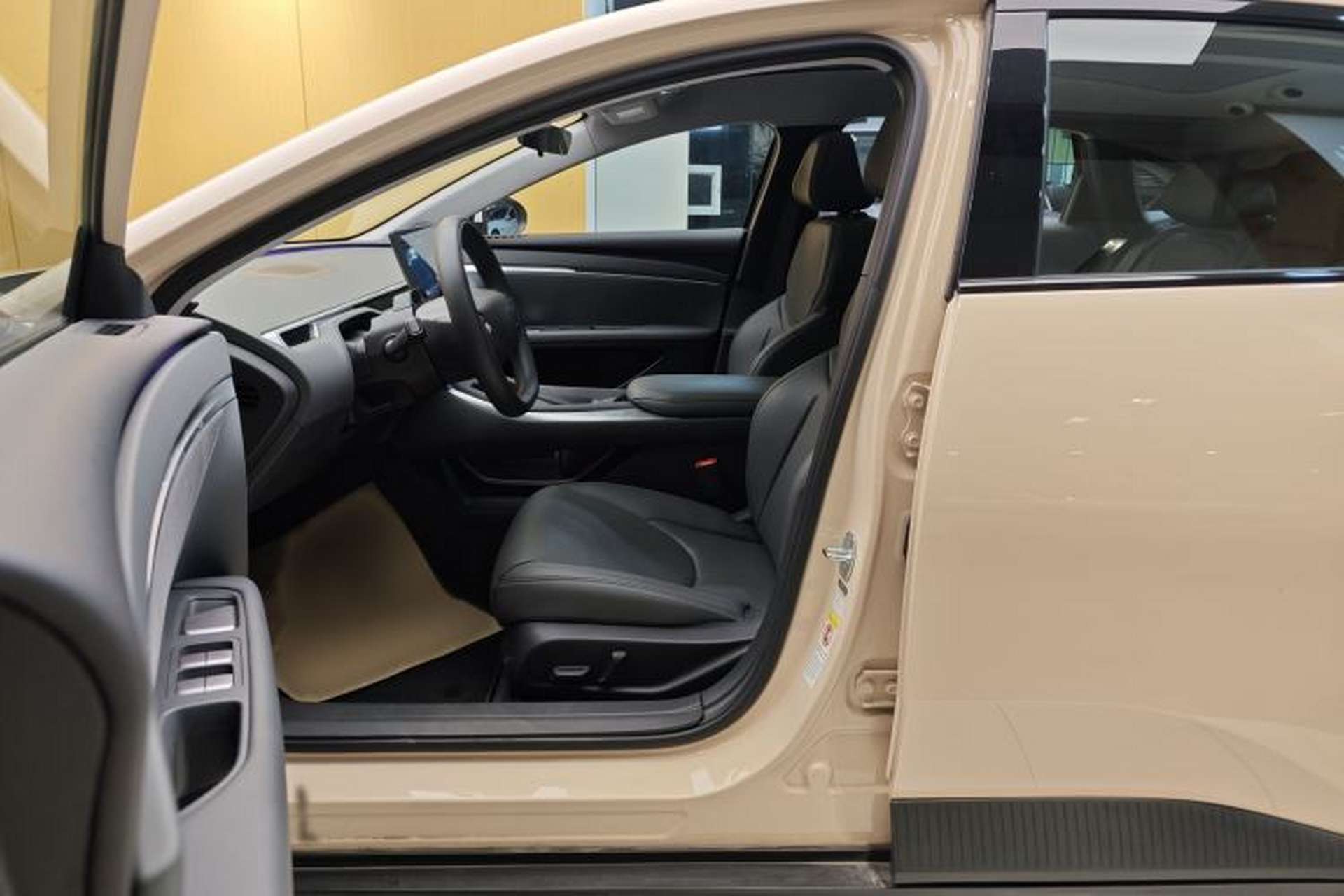 Used XPeng MONA M03 2024 620 with Ultra-Long Range Left Front Seat