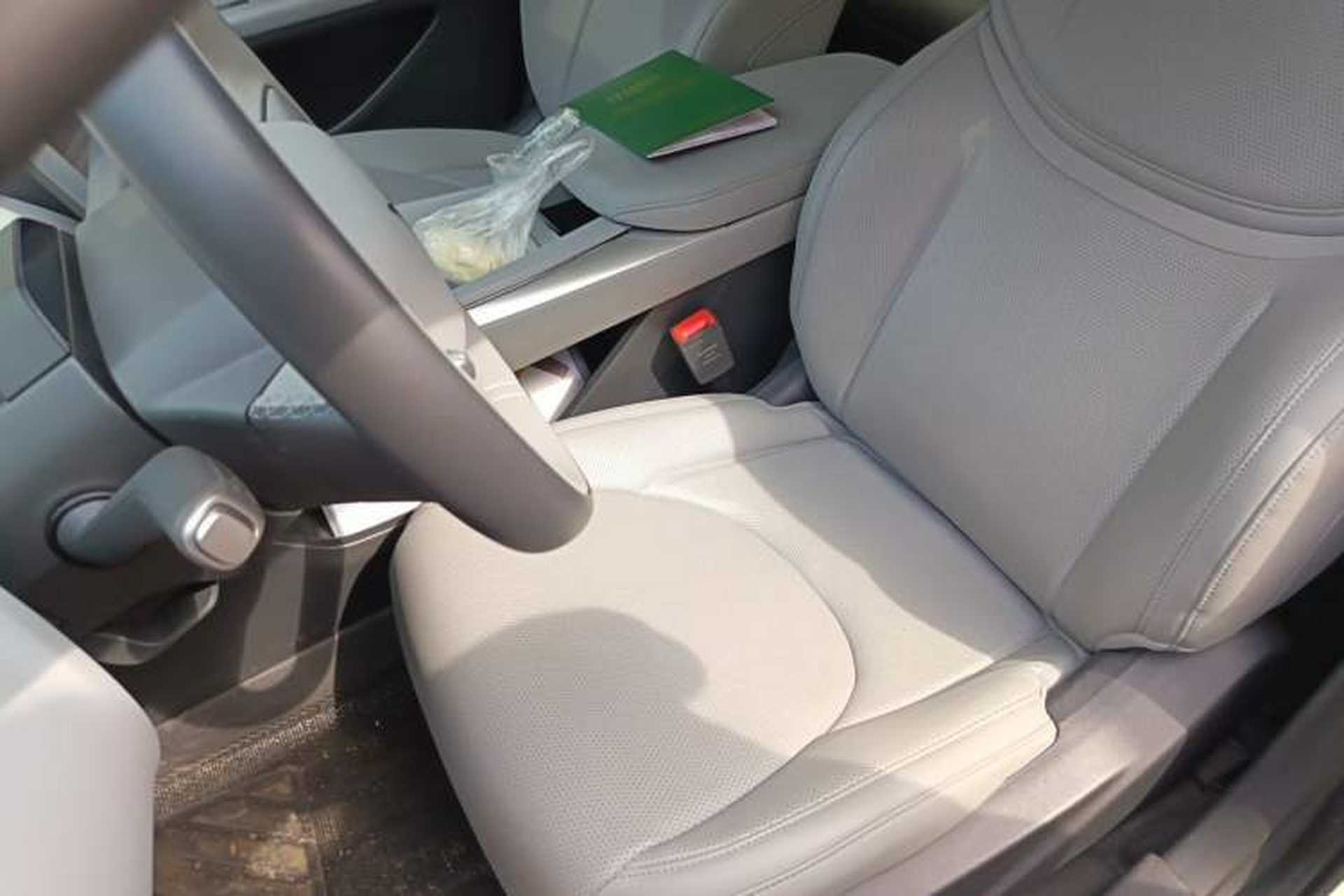 Used XPeng MONA M03 2024 620 with Ultra-Long Range Left Front Seat