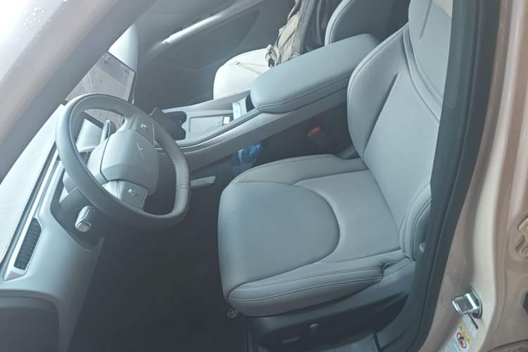 Used XPeng MONA M03 2024 620 with Ultra-Long Range Left Front Seat