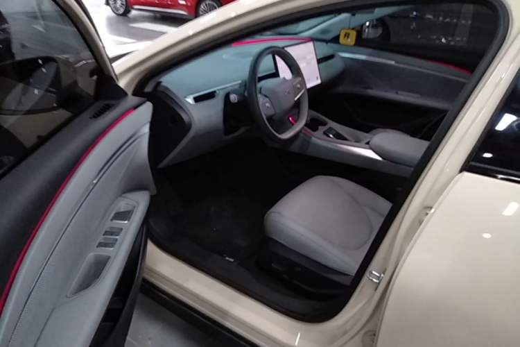 Used XPeng MONA M03 2024 620 with Ultra-Long Range Left Front Seat