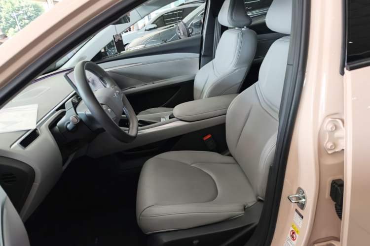 Used XPeng MONA M03 2024 620 with Ultra-Long Range Left Front Seat