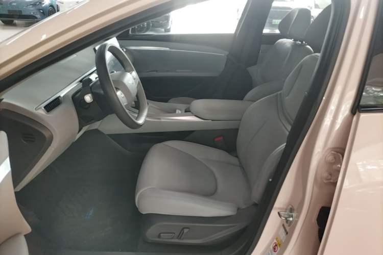 Used XPeng MONA M03 2024 620 with Ultra-Long Range Left Front Seat