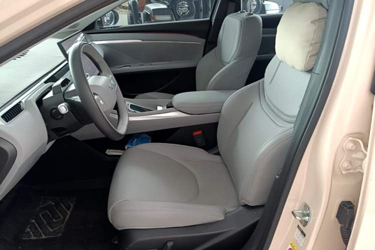Used XPeng MONA M03 2024 620 with Ultra-Long Range Left Front Seat