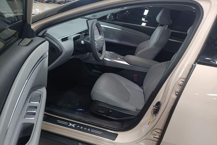 Used XPeng MONA M03 2024 620 with Ultra-Long Range Left Front Seat