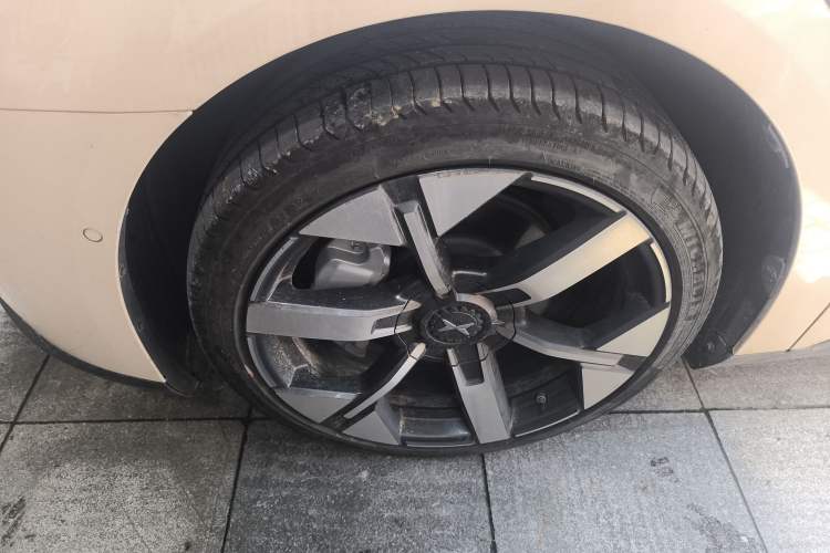 Used XPeng MONA M03 2024 620 with Ultra-Long Range Left Front Wheel Hub