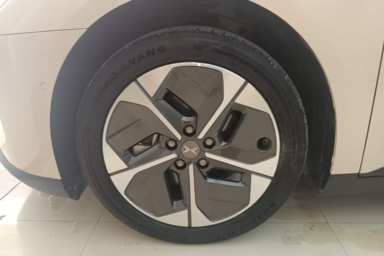 Used XPeng MONA M03 2024 620 with Ultra-Long Range Left Front Wheel Hub
