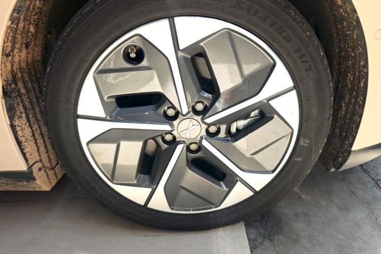 Used XPeng MONA M03 2024 620 with Ultra-Long Range Left Front Wheel Hub