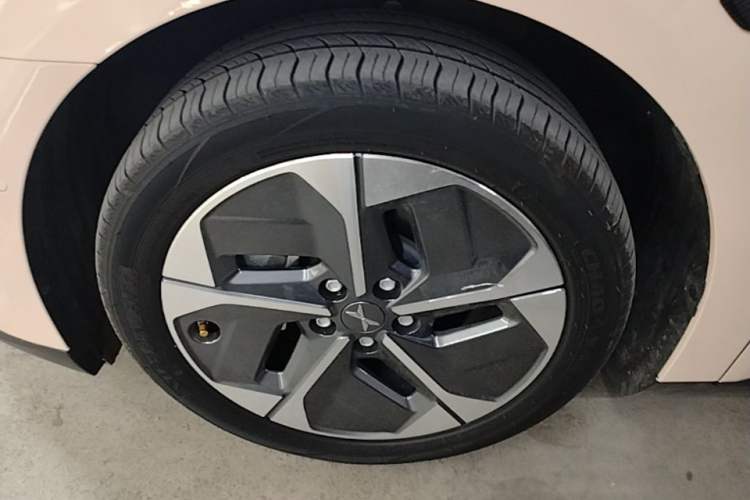 Used XPeng MONA M03 2024 620 with Ultra-Long Range Left Front Wheel Hub