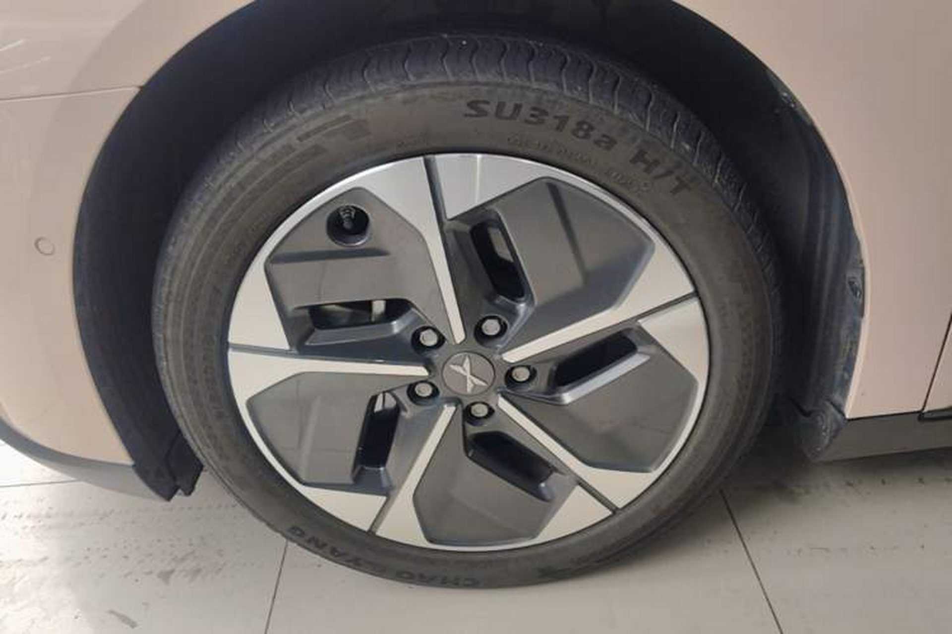 Used XPeng MONA M03 2024 620 with Ultra-Long Range Left Front Wheel Hub