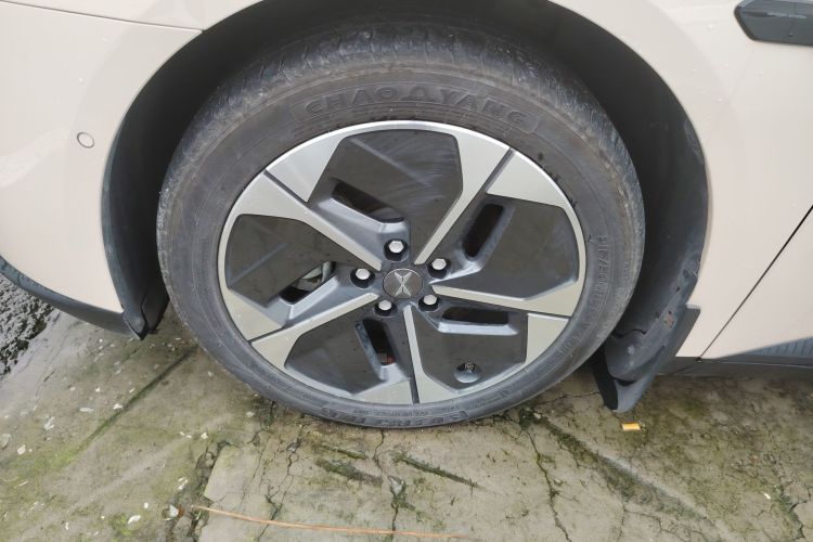 Used XPeng MONA M03 2024 620 with Ultra-Long Range Left Front Wheel Hub
