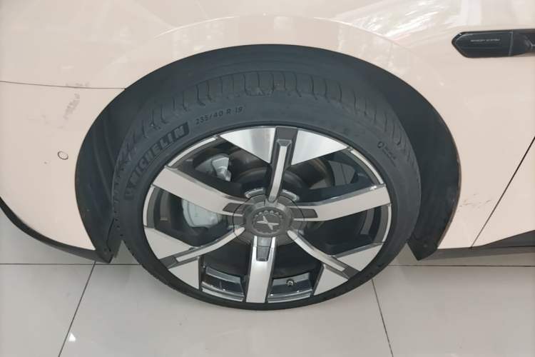 Used XPeng MONA M03 2024 620 with Ultra-Long Range Left Front Wheel Hub