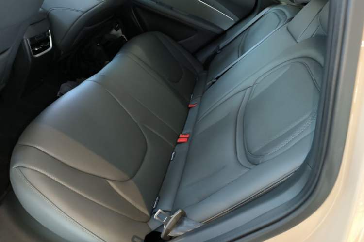 Used XPeng MONA M03 2024 620 with Ultra-Long Range Left Rear Seat