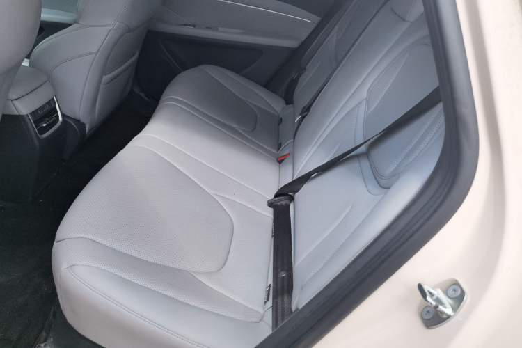 Used XPeng MONA M03 2024 620 with Ultra-Long Range Left Rear Seat