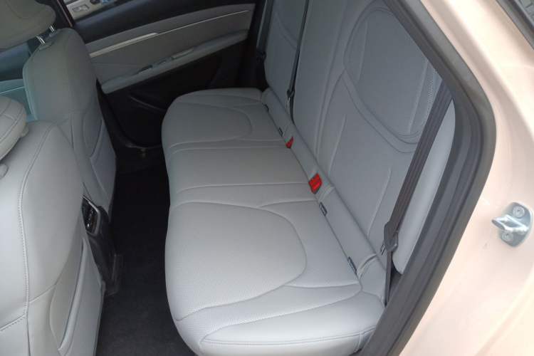 Used XPeng MONA M03 2024 620 with Ultra-Long Range Left Rear Seat