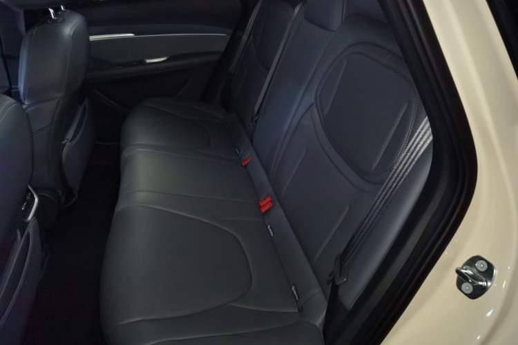 Used XPeng MONA M03 2024 620 with Ultra-Long Range Left Rear Seat