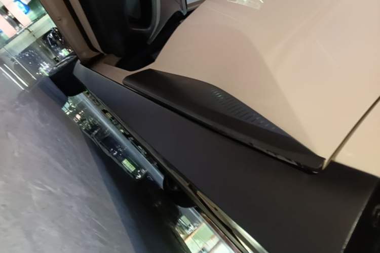 Used XPeng MONA M03 2024 620 with Ultra-Long Range Left Side Sill