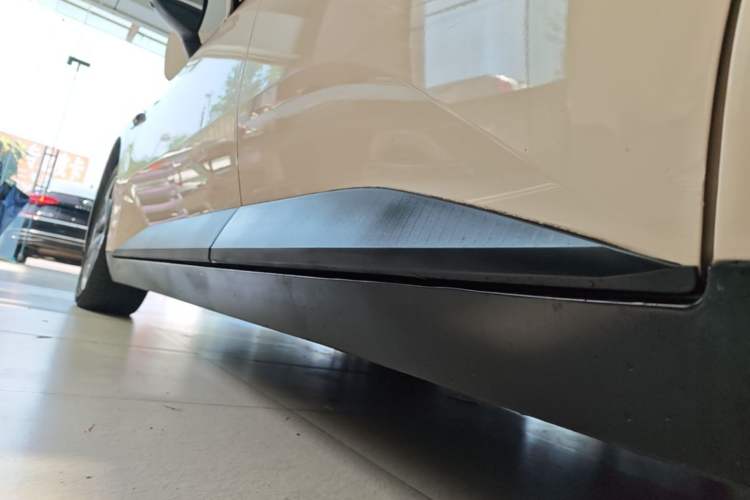 Used XPeng MONA M03 2024 620 with Ultra-Long Range Left Side Sill