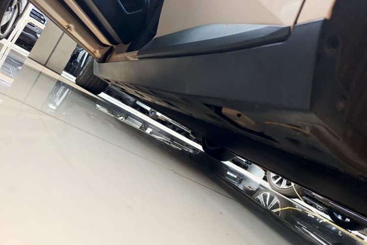 Used XPeng MONA M03 2024 620 with Ultra-Long Range Left Side Sill