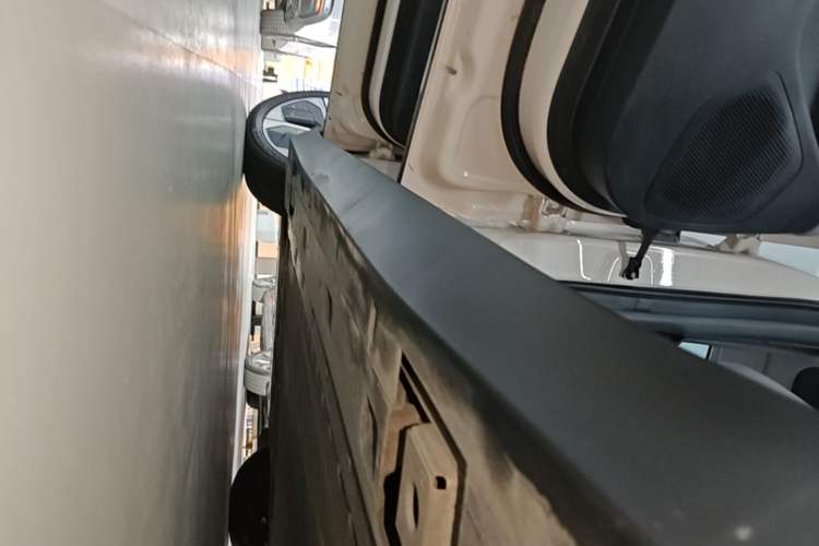 Used XPeng MONA M03 2024 620 with Ultra-Long Range Left Side Sill